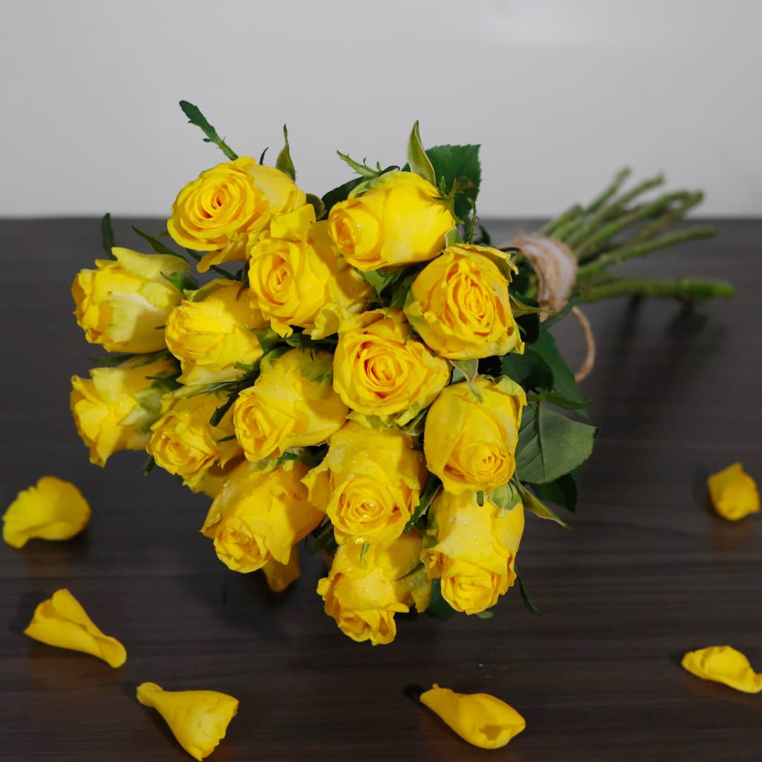 Bright Daybreak Yellow Rose Bouquet