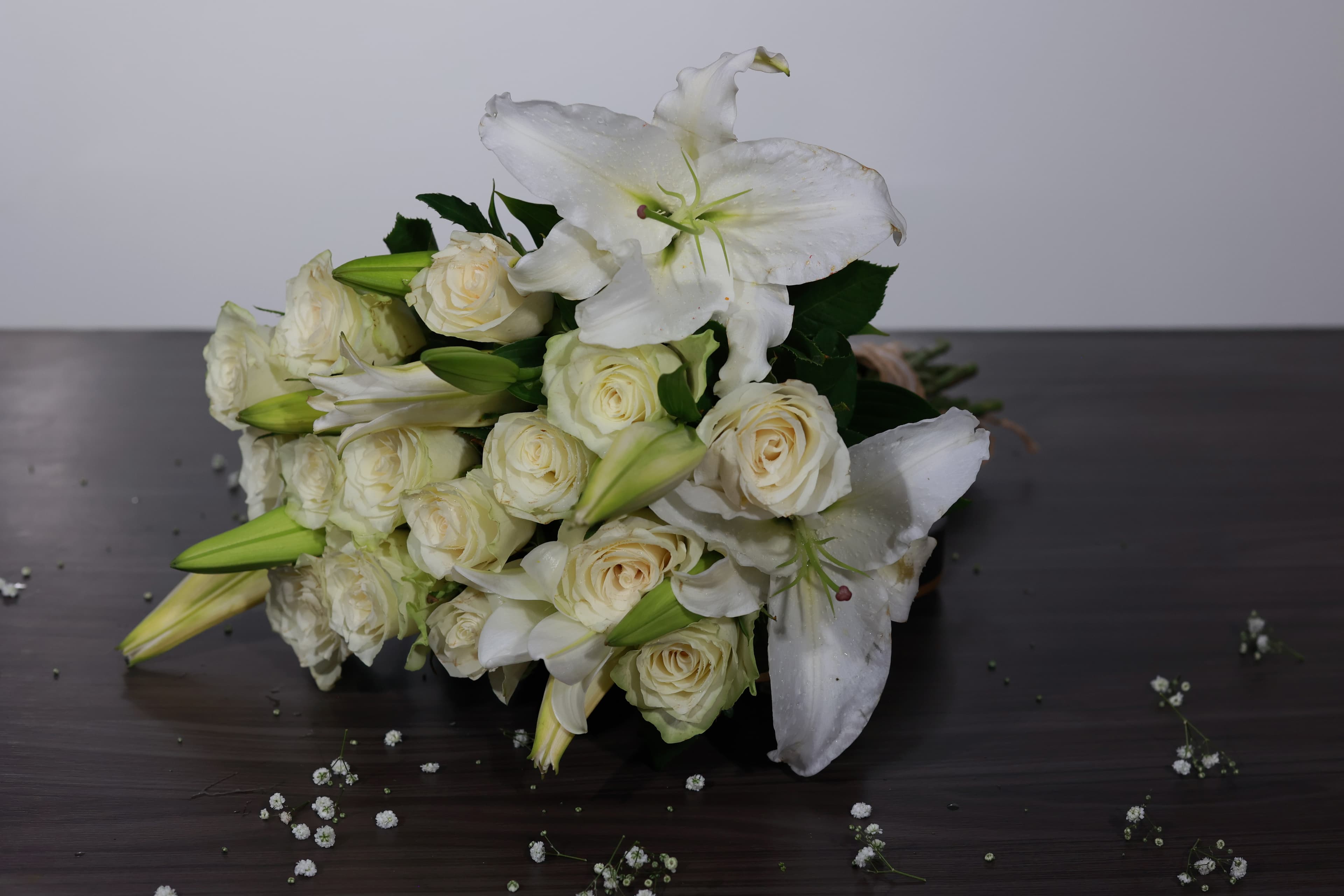 Heavenly White Floral Bouquet — photo 1